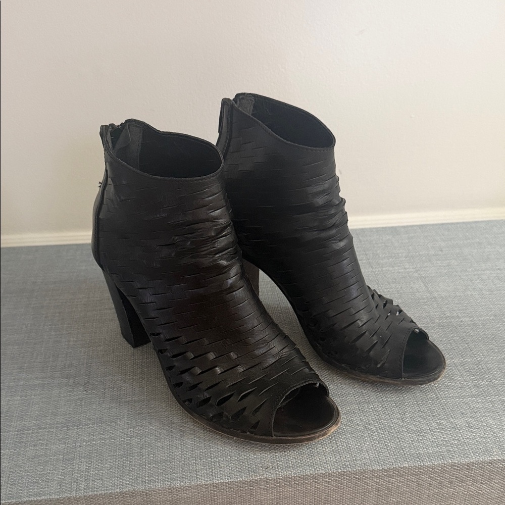Elegant Black Peep-Toe Heeled Boots